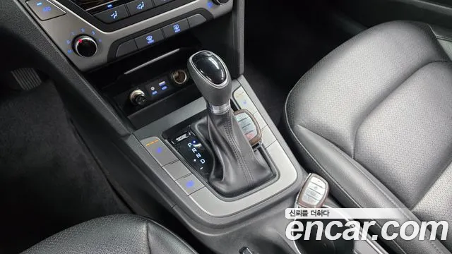 Hyundai Avante 2018 thumb 9