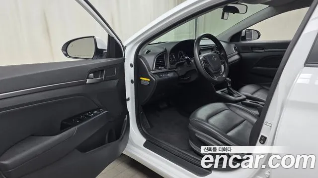 Hyundai Avante 2018 thumb 10