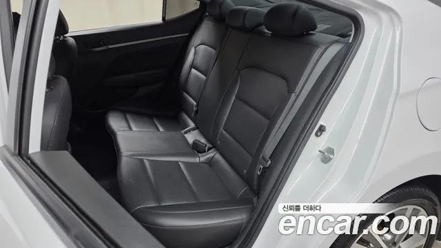 Hyundai Avante 2018 thumb 12