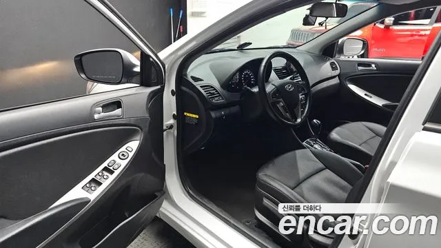 Hyundai Accent 2017 thumb 9