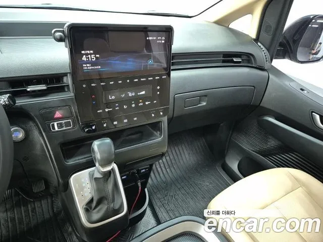 Hyundai Staria 2022 thumb 10