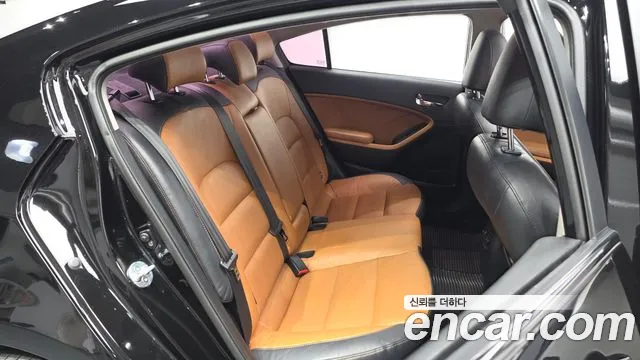 Kia K3 2016 thumb 10
