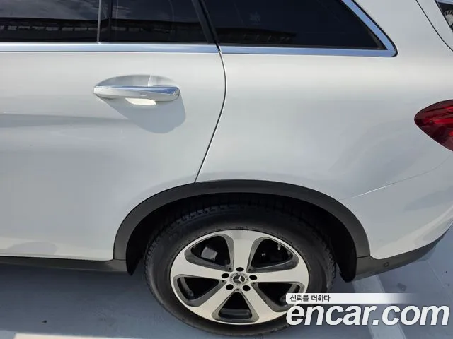 Mercedes-Benz GLC 2017 thumb 5