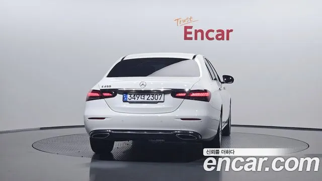 Mercedes-Benz E-Класс 2022 thumb 4