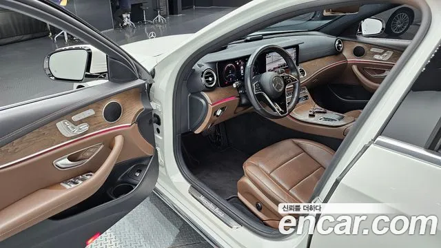 Mercedes-Benz E-Класс 2022 thumb 10
