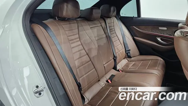 Mercedes-Benz E-Класс 2022 thumb 12
