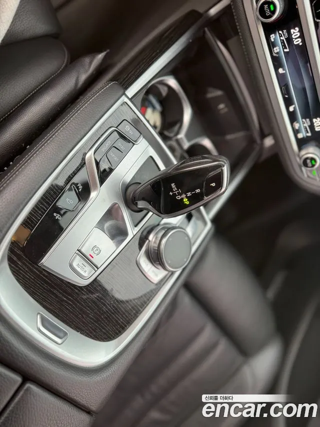 BMW 7 серии 2018 thumb 9