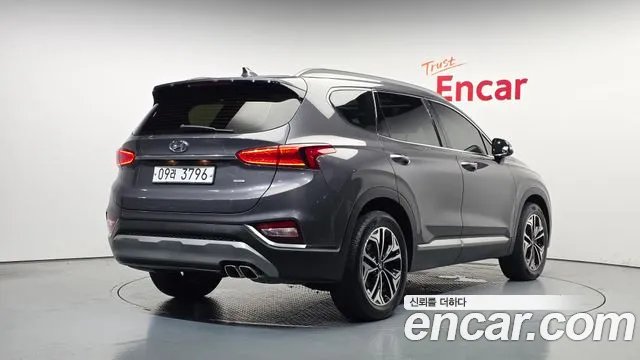 Hyundai Santa Fe 2018 thumb 2