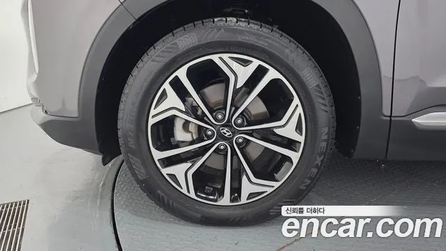 Hyundai Santa Fe 2018 thumb 5