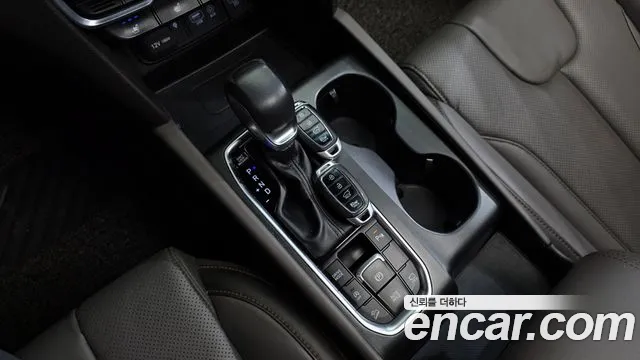 Hyundai Santa Fe 2018 thumb 9