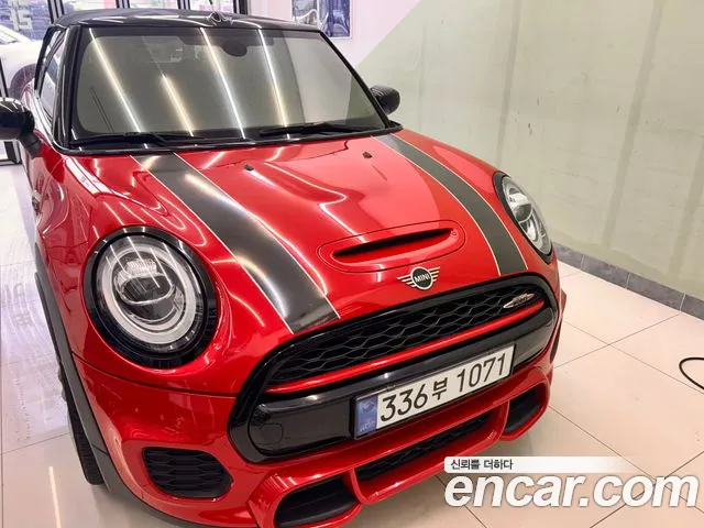 Mini Cooper Convertible 2020 thumb 2