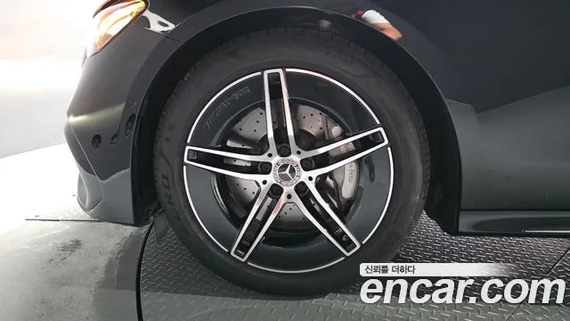 Mercedes-Benz E-Класс 2025 thumb 4