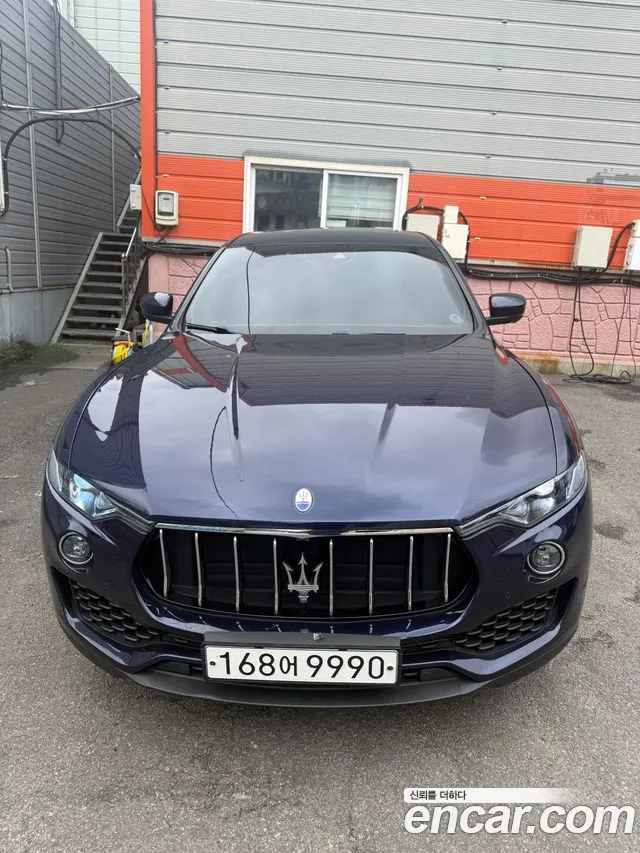 Maserati Levante 2018 thumb 3