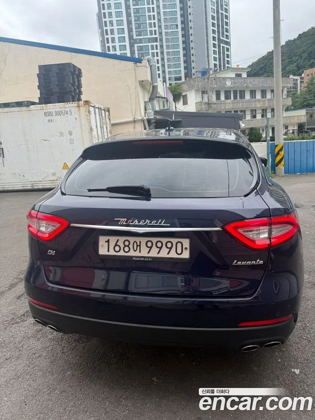 Maserati Levante 2018 thumb 4
