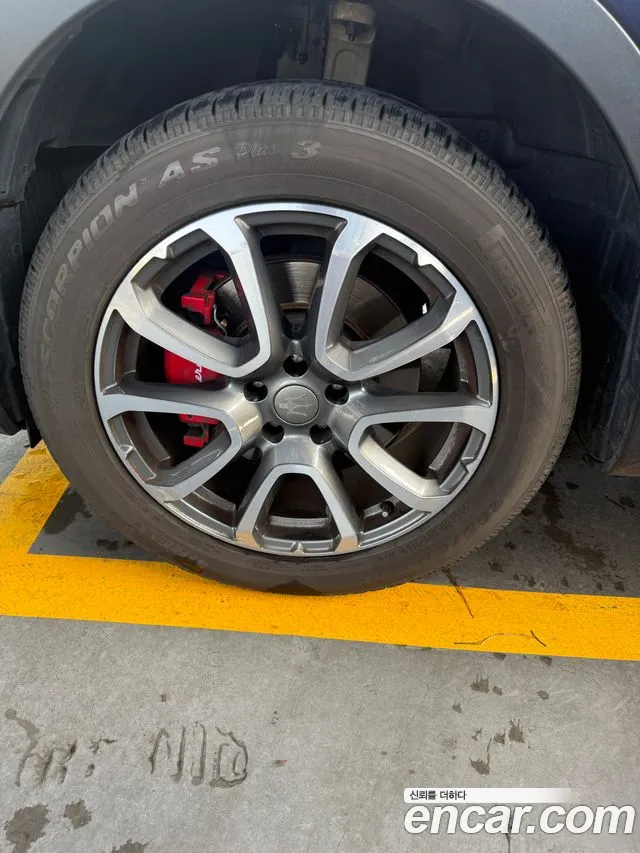 Maserati Levante 2018 thumb 5