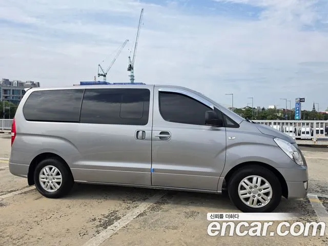 Hyundai Starex 2017 thumb 4