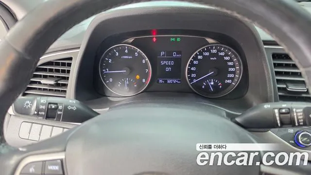 Hyundai Avante 2016 thumb 8
