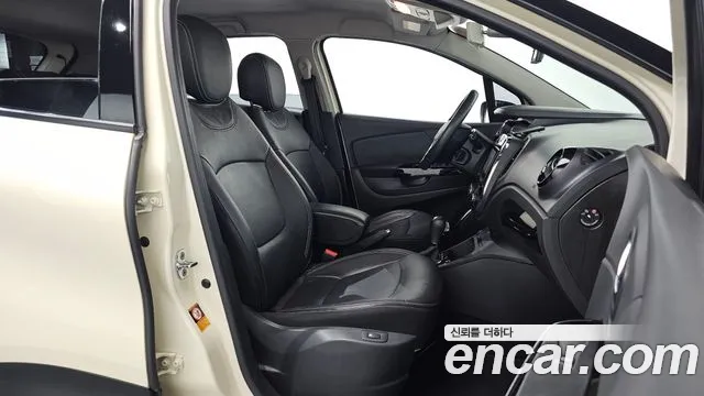 Renault Captur 2015 thumb 10
