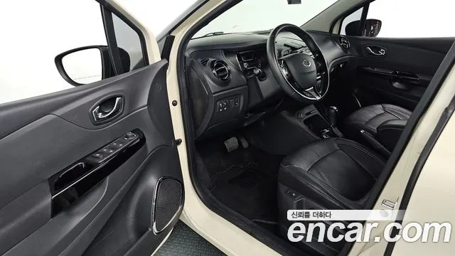 Renault Captur 2015 thumb 11