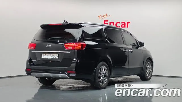 Kia Carnival 2019 thumb 2
