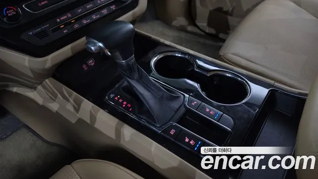 Kia Carnival 2019 thumb 9