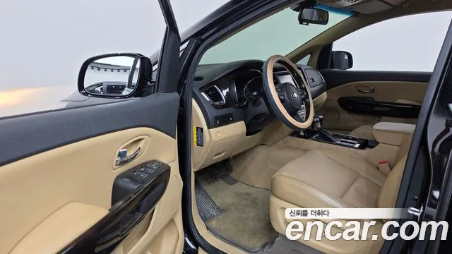 Kia Carnival 2019 thumb 10