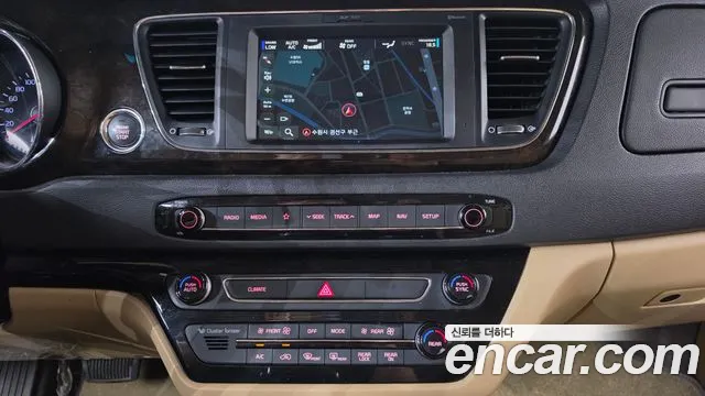 Kia Carnival 2019 thumb 12