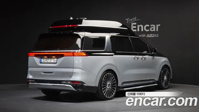 Kia Carnival 2021 thumb 2
