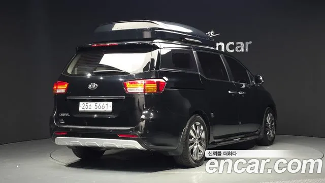 Kia Carnival 2015 thumb 2