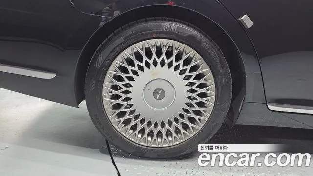 Genesis G90 2020 thumb 5