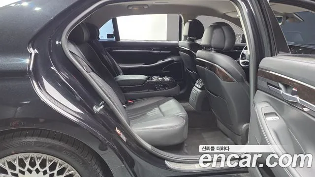 Genesis G90 2020 thumb 11