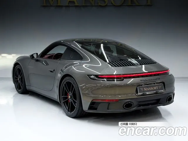 Porsche 911 2022 thumb 2