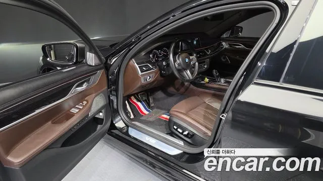 BMW 7 серии 2018 thumb 10