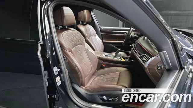 BMW 7 серии 2018 thumb 11