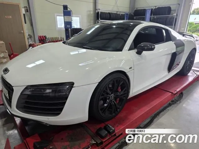 Audi R8 2013 thumb 2