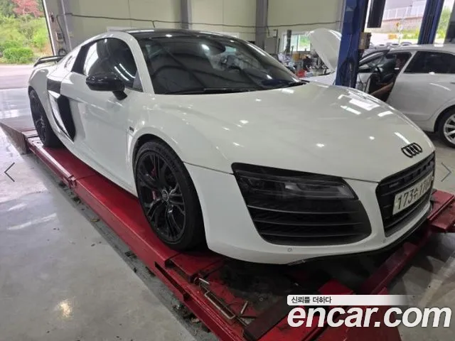 Audi R8 2013 thumb 3
