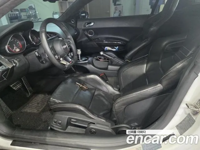 Audi R8 2013 thumb 5