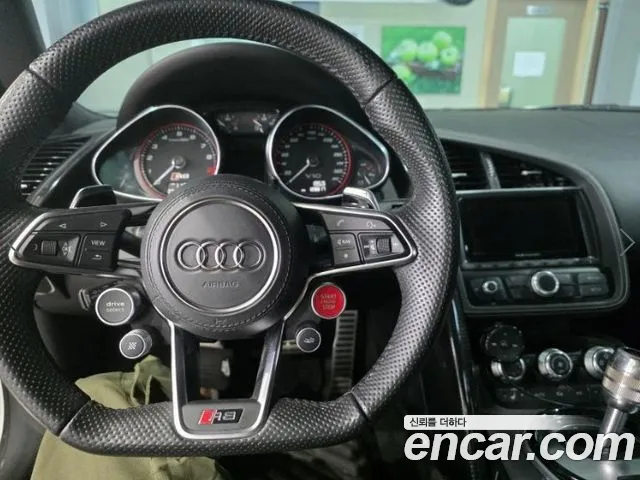 Audi R8 2013 thumb 6