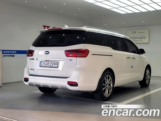 Kia Carnival 2018 thumb 5