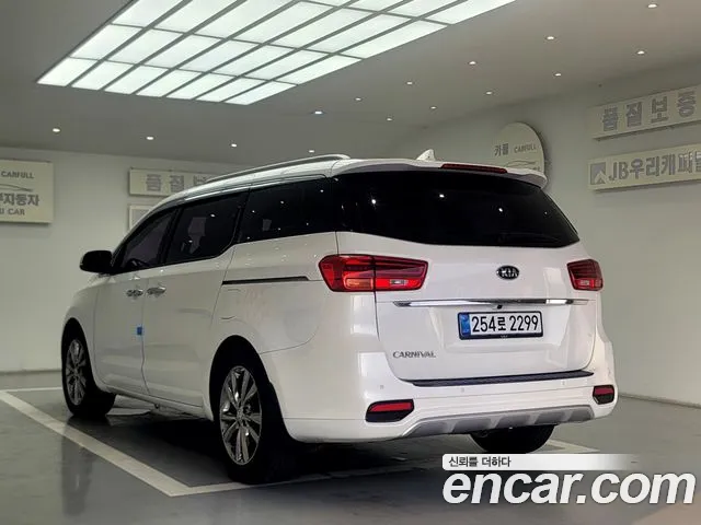 Kia Carnival 2018 thumb 6
