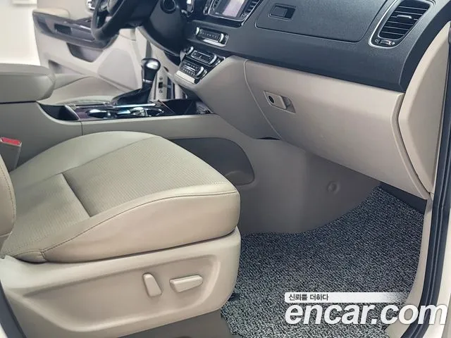 Kia Carnival 2018 thumb 7