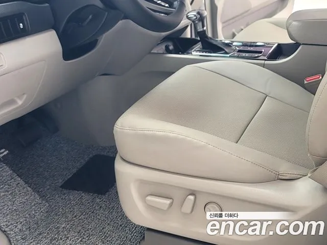 Kia Carnival 2018 thumb 9