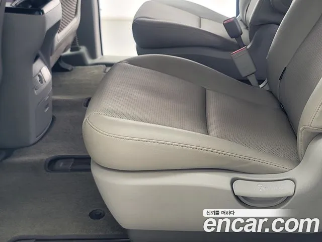Kia Carnival 2018 thumb 10