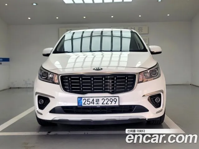Kia Carnival 2018 thumb 11