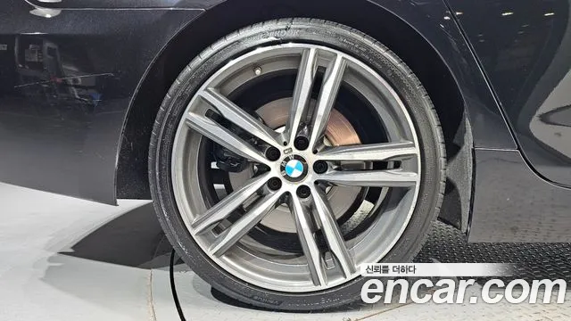 BMW 6-Series 2018 thumb 5