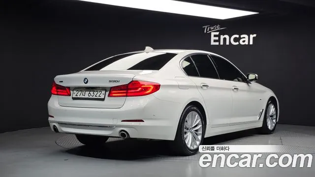 BMW 5 серии 2018 thumb 2