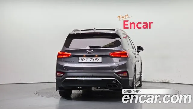Hyundai Santa Fe 2018 thumb 4