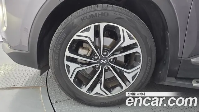 Hyundai Santa Fe 2018 thumb 5