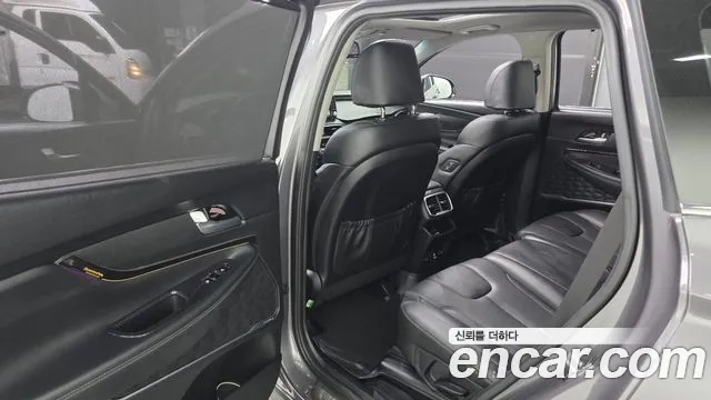 Hyundai Santa Fe 2018 thumb 11