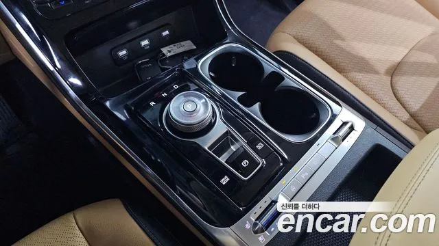 Kia Carnival 2021 thumb 9